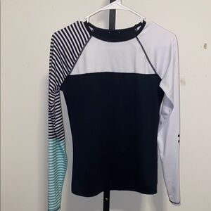 Roxy Black and White Long Sleeve Tee Size Medium